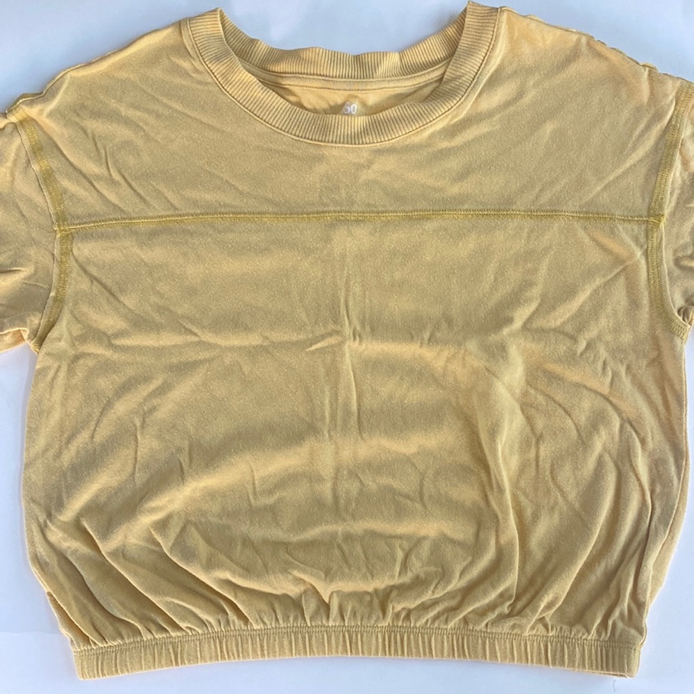 M yellow baseball tee